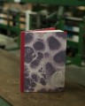 Handgebunden mit individuell gestaltetem Papier